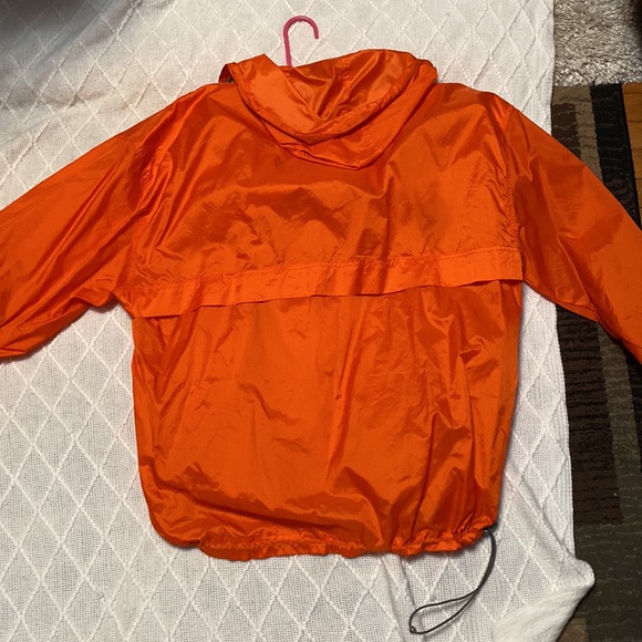 Large foot locker rain/windbreaker jacket - Picture 2 of 3